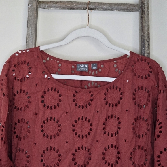 ⭐️40% Off⭐️ New York & Co. Soho Embroidered Cut Out Bell Sleeve Top - Picture 3 of 8